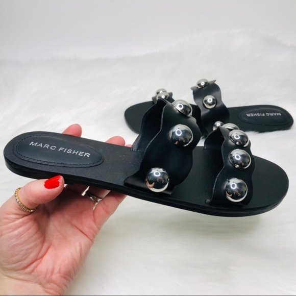 New MARC FISHER Bocci Ball Studded Strap Sandal Slides Black Silver Sz 7 - Picture 2 of 7